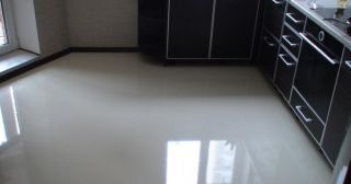 Наливной пол на кухне Карабулак, цена от 883 руб.